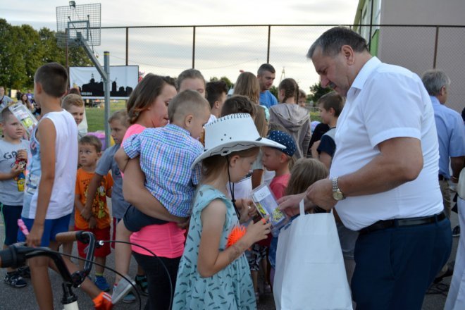 Festyn rodzinny w Lipnikach z „próbą sił” i na sportowo [ZDJĘCIA] - zdjęcie #27 - eOstroleka.pl