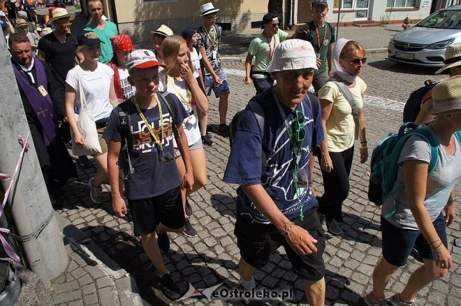 Pielgrzymi z Ełku przeszli przez Ostrołękę [ZDJĘCIA] - zdjęcie #29 - eOstroleka.pl