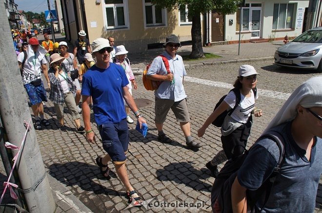 Pielgrzymi z Ełku przeszli przez Ostrołękę [ZDJĘCIA] - zdjęcie #91 - eOstroleka.pl