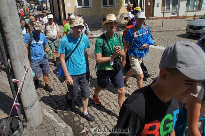 Pielgrzymi z Ełku przeszli przez Ostrołękę [ZDJĘCIA] - zdjęcie #50 - eOstroleka.pl