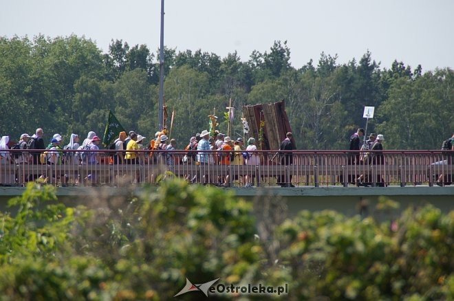 Pielgrzymi z Ełku przeszli przez Ostrołękę [ZDJĘCIA] - zdjęcie #12 - eOstroleka.pl