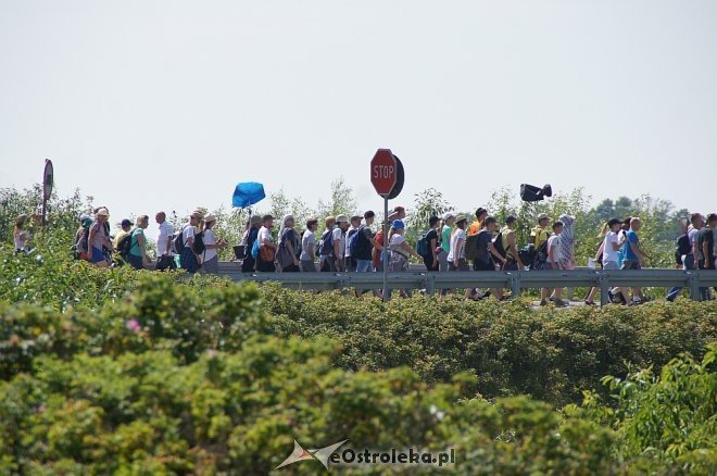 Pielgrzymi z Ełku przeszli przez Ostrołękę [ZDJĘCIA] - zdjęcie #7 - eOstroleka.pl