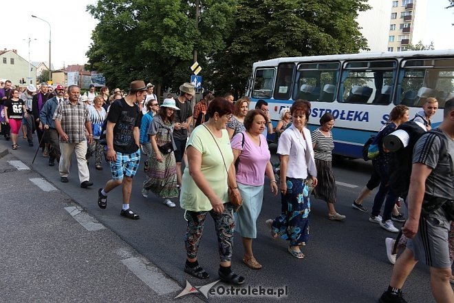 33. Piesza Pielgrzymka Łomżyńska na Jasną Górę - dzień 1 [01.08.2017] - zdjęcie #26 - eOstroleka.pl