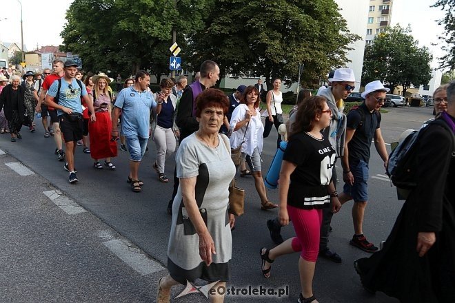 33. Piesza Pielgrzymka Łomżyńska na Jasną Górę - dzień 1 [01.08.2017] - zdjęcie #15 - eOstroleka.pl