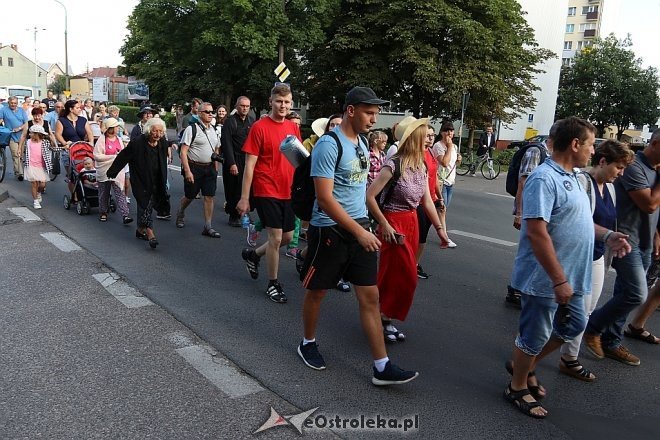 33. Piesza Pielgrzymka Łomżyńska na Jasną Górę - dzień 1 [01.08.2017] - zdjęcie #12 - eOstroleka.pl