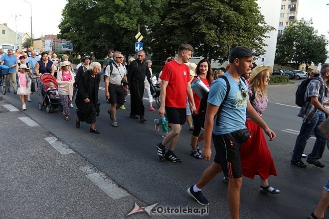 33. Piesza Pielgrzymka Łomżyńska na Jasną Górę - dzień 1 [01.08.2017] - zdjęcie #11 - eOstroleka.pl