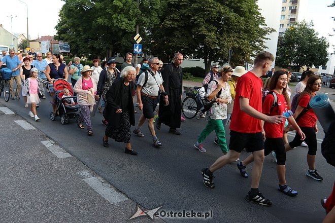 33. Piesza Pielgrzymka Łomżyńska na Jasną Górę - dzień 1 [01.08.2017] - zdjęcie #10 - eOstroleka.pl