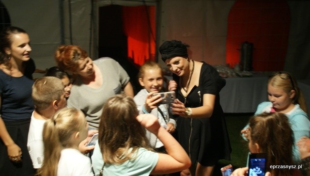 Piękni i Młodzi zagrali podczas Dni Chorzel [WIDEO, ZDJĘCIA] - zdjęcie #42 - eOstroleka.pl