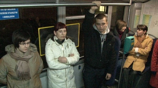 Bądź Bezpieczna III - zajęcia w autobusie (03.03.2010) - zdjęcie #7 - eOstroleka.pl