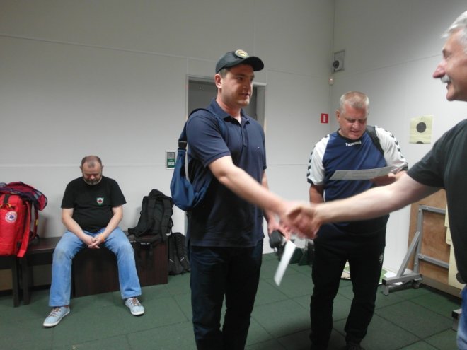 10 strzałów ku chwale Ojczyzny - zawody strzeleckie [13.08.2017] - zdjęcie #15 - eOstroleka.pl