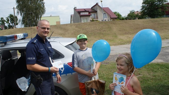 „Cud nad Narwią” z policyjną profilaktyką [ZDJĘCIA] - zdjęcie #4 - eOstroleka.pl