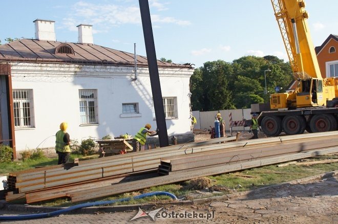 Potężny świder na budowie Muzeum Żołnierzy Wyklętych w Ostrołęce [WIDEO, ZDJĘCIA] - zdjęcie #7 - eOstroleka.pl