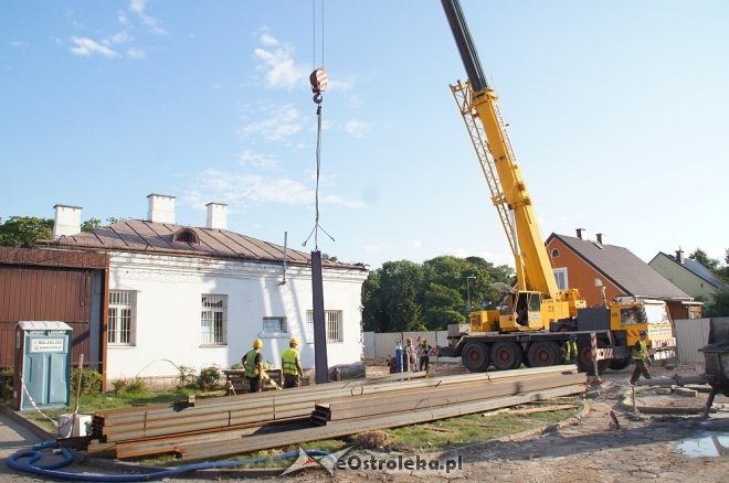 Potężny świder na budowie Muzeum Żołnierzy Wyklętych w Ostrołęce [WIDEO, ZDJĘCIA] - zdjęcie #10 - eOstroleka.pl