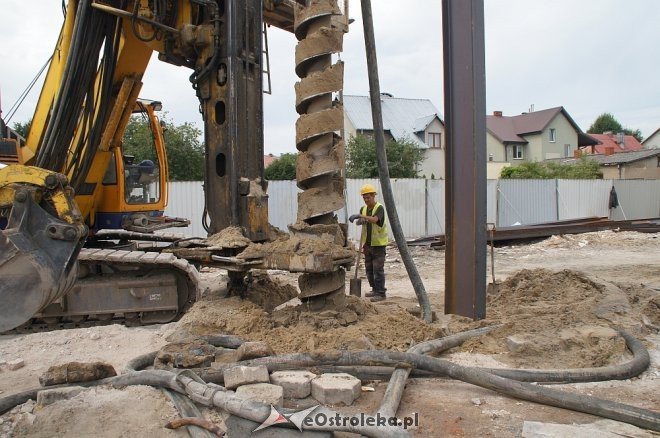 Potężny świder na budowie Muzeum Żołnierzy Wyklętych w Ostrołęce [WIDEO, ZDJĘCIA] - zdjęcie #42 - eOstroleka.pl