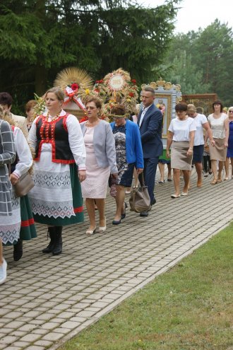 Odpust w parafii pw. Najświętszej Marii Panny Częstochowskiej w Obierwi [ZDJĘCIA] - zdjęcie #15 - eOstroleka.pl