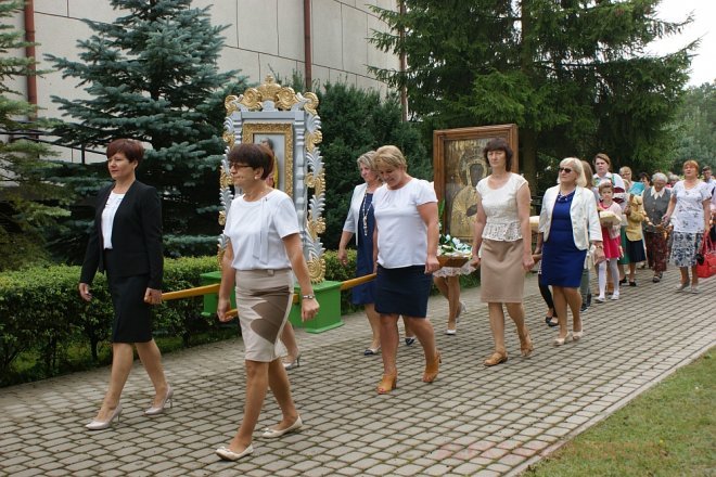 Odpust w parafii pw. Najświętszej Marii Panny Częstochowskiej w Obierwi [ZDJĘCIA] - zdjęcie #12 - eOstroleka.pl