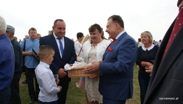 Przasnysz: Dożynki Województwa Mazowieckiego z udziałem Bronisława Komorowskiego [ZDJĘCIA] - zdjęcie #2 - eOstroleka.pl