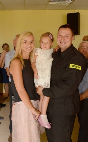 Ślubowanie nowych policjantów. 13 spośród nich trafi do komend w naszym regionie [ZDJĘCIA] - zdjęcie #16 - eOstroleka.pl