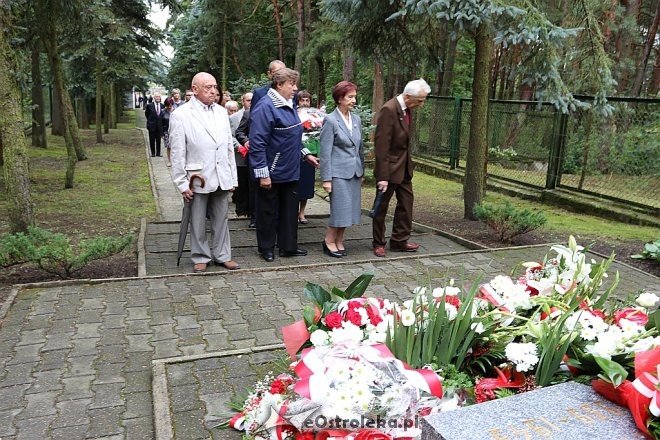 Miejskie obchody rocznicy wybuchu II Wojny Światowej [01.09.2017] - zdjęcie #23 - eOstroleka.pl