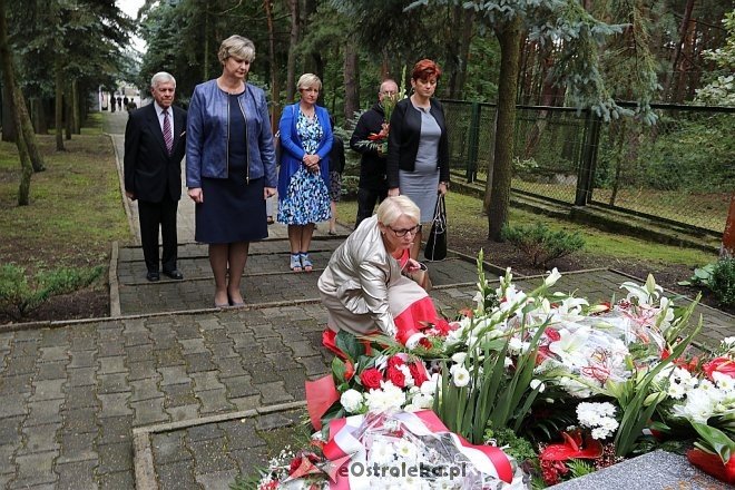 Miejskie obchody rocznicy wybuchu II Wojny Światowej [01.09.2017] - zdjęcie #8 - eOstroleka.pl