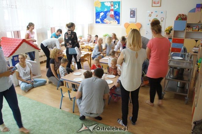Dzień adaptacyjny w Przedszkolu Miejskim nr 17 Kraina Misiów [01.09.2017] - zdjęcie #54 - eOstroleka.pl