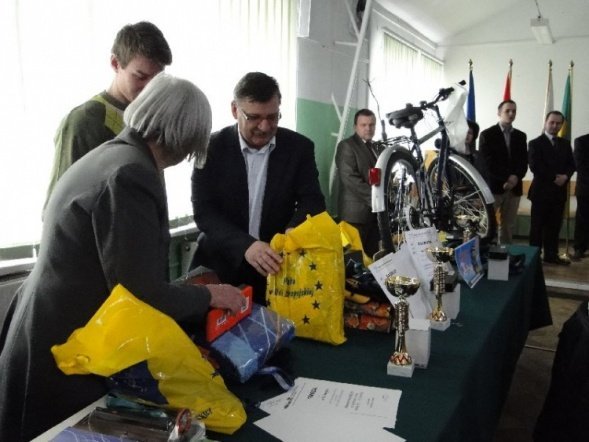 Olimpiada Kurpie- Polska- Unia Europejska (05.03.2010) - zdjęcie #9 - eOstroleka.pl