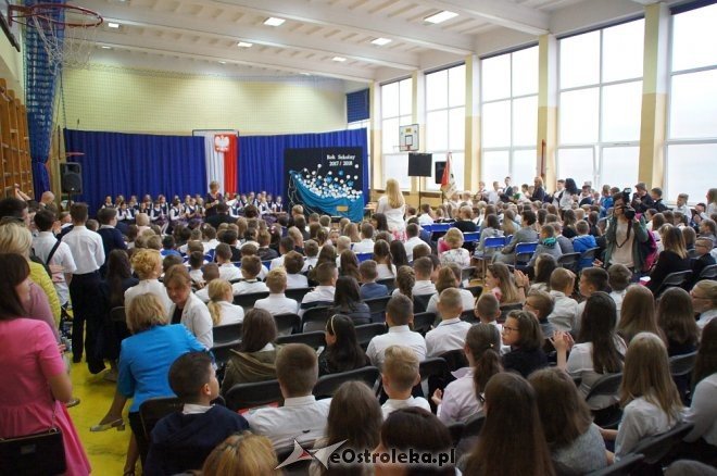 Rozpoczęcie roku szkolnego 2017/2018 w Szkole Podstawowej nr 1 [04.09.2017] - zdjęcie #3 - eOstroleka.pl