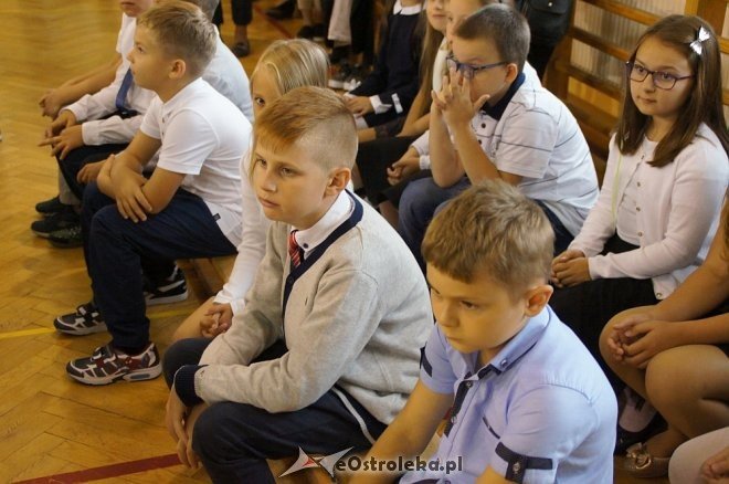 Rozpoczęcie roku szkolnego 2017/2018 w SP nr 6 [04.09.2017] - zdjęcie #23 - eOstroleka.pl