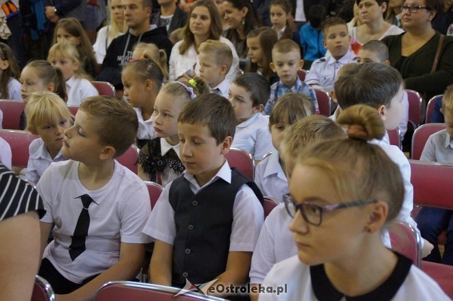 Rozpoczęcie roku szkolnego 2017/2018 w SP nr 6 [04.09.2017] - zdjęcie #21 - eOstroleka.pl
