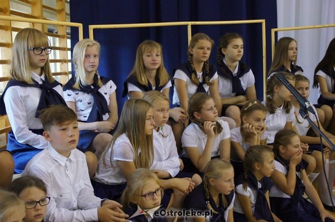 Rozpoczęcie roku szkolnego 2017/2018 w SP nr 6 [04.09.2017] - zdjęcie #16 - eOstroleka.pl