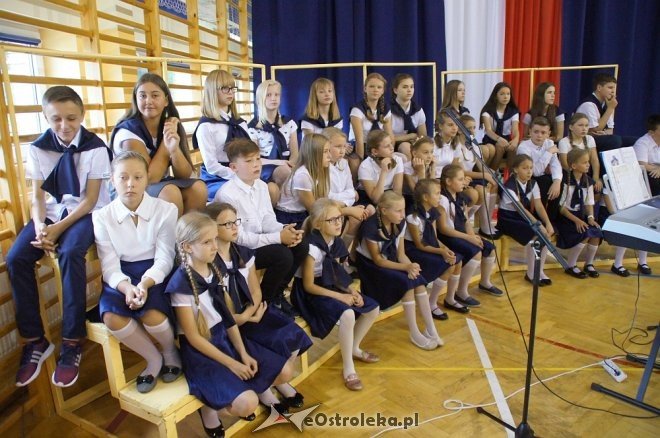 Rozpoczęcie roku szkolnego 2017/2018 w SP nr 6 [04.09.2017] - zdjęcie #13 - eOstroleka.pl