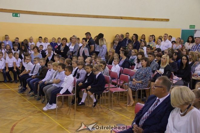 Rozpoczęcie roku szkolnego 2017/2018 w SP nr 6 [04.09.2017] - zdjęcie #4 - eOstroleka.pl