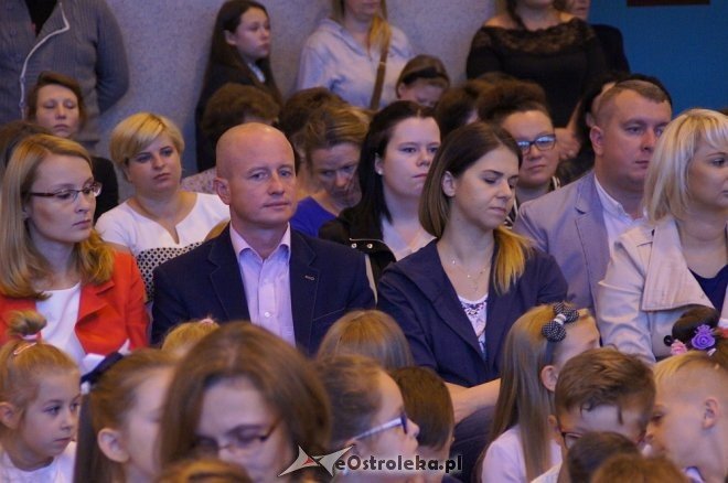 Rozpoczęcie roku szkolnego 2017/2018 w SP nr 10 [04.09.2017] - zdjęcie #64 - eOstroleka.pl