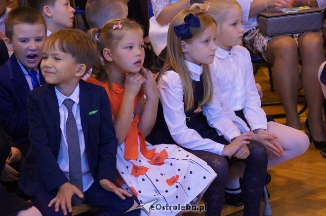Rozpoczęcie roku szkolnego 2017/2018 w SP nr 10 [04.09.2017] - zdjęcie #38 - eOstroleka.pl