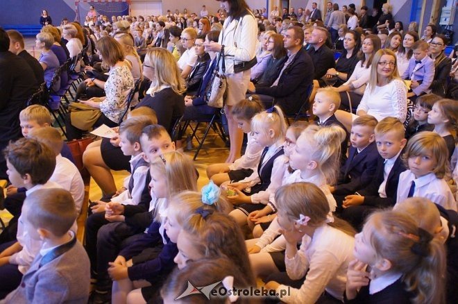 Rozpoczęcie roku szkolnego 2017/2018 w SP nr 10 [04.09.2017] - zdjęcie #17 - eOstroleka.pl