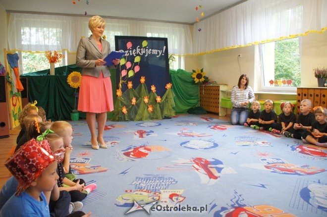 Ostrołęka: Przedszkole nr 5 ma nowy plac zabaw [ZDJĘCIA] - zdjęcie #17 - eOstroleka.pl