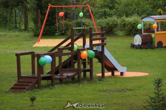 Ostrołęka: Przedszkole nr 5 ma nowy plac zabaw [ZDJĘCIA] - zdjęcie #44 - eOstroleka.pl