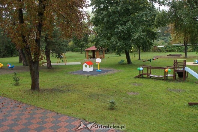 Ostrołęka: Przedszkole nr 5 ma nowy plac zabaw [ZDJĘCIA] - zdjęcie #48 - eOstroleka.pl