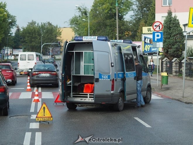Potrącenie pieszej w centrum Ostrołęki [ZDJĘCIA] - zdjęcie #1 - eOstroleka.pl