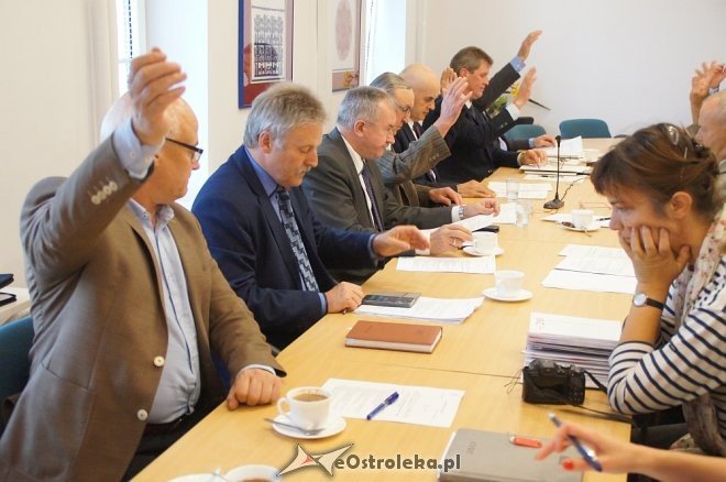 XXXVI sesja Rady Powiatu w Ostrołęce [12.09.2017] - zdjęcie #16 - eOstroleka.pl