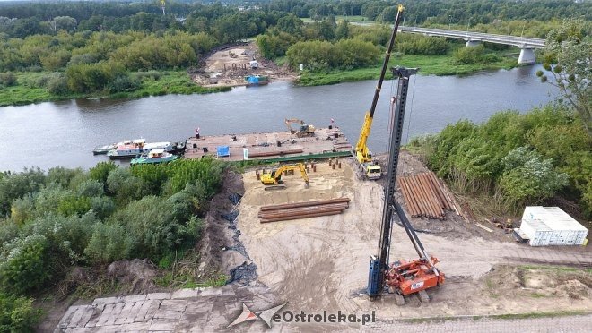 Tak wygląda postęp prac przy budowie tymczasowego mostu [14.09.2017] - zdjęcie #1 - eOstroleka.pl