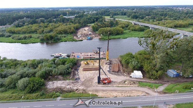 Tak wygląda postęp prac przy budowie tymczasowego mostu [14.09.2017] - zdjęcie #2 - eOstroleka.pl