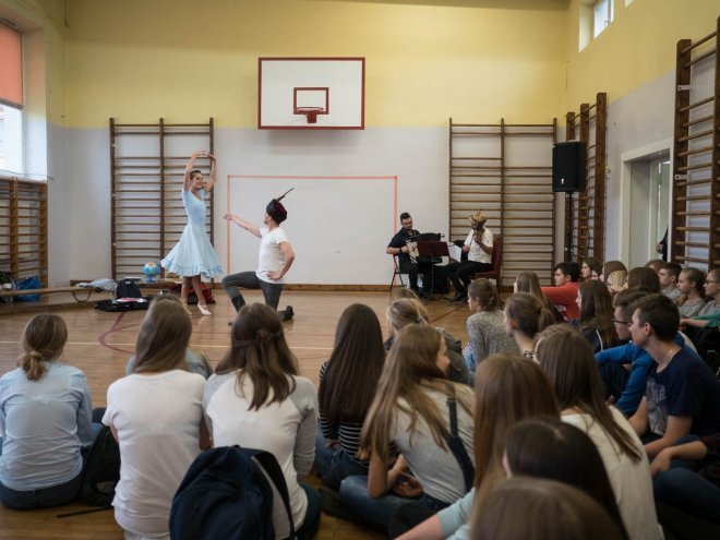 Akcja „Duża przerwa” w II Liceum Ogólnokształcącym [16.09.2017] - zdjęcie #6 - eOstroleka.pl
