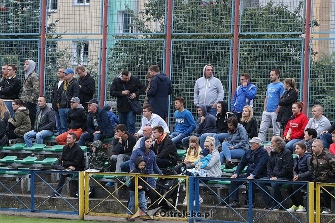 Narew Ostrołęka - GUKS Krasnosielc [16.09.2017] - zdjęcie #16 - eOstroleka.pl