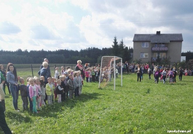Ewakuacja w szkole w Dylewie [19.09.2017] - zdjęcie #2 - eOstroleka.pl