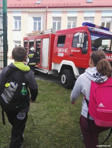 Ewakuacja w szkole w Dylewie [19.09.2017] - zdjęcie #6 - eOstroleka.pl