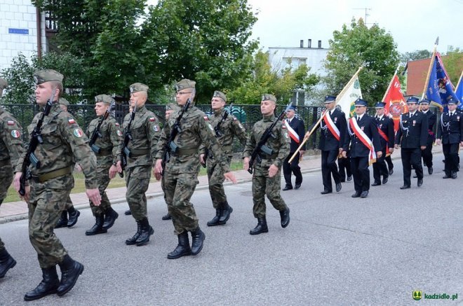 Poświęcenie Skweru Pamięci Męczeństwa Kresowian w Kadzidle [19.09.2017] - zdjęcie #84 - eOstroleka.pl
