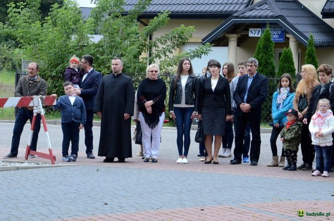 Poświęcenie Skweru Pamięci Męczeństwa Kresowian w Kadzidle [19.09.2017] - zdjęcie #61 - eOstroleka.pl