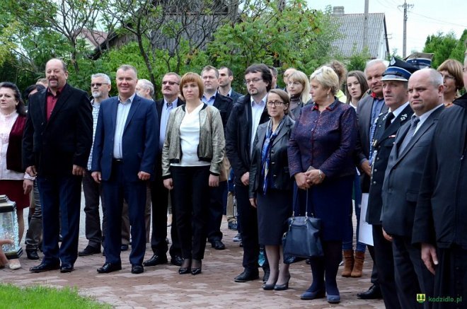 Poświęcenie Skweru Pamięci Męczeństwa Kresowian w Kadzidle [19.09.2017] - zdjęcie #57 - eOstroleka.pl