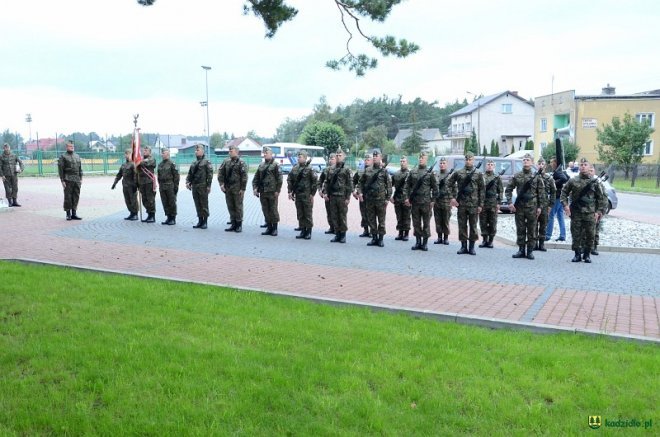 Poświęcenie Skweru Pamięci Męczeństwa Kresowian w Kadzidle [19.09.2017] - zdjęcie #54 - eOstroleka.pl